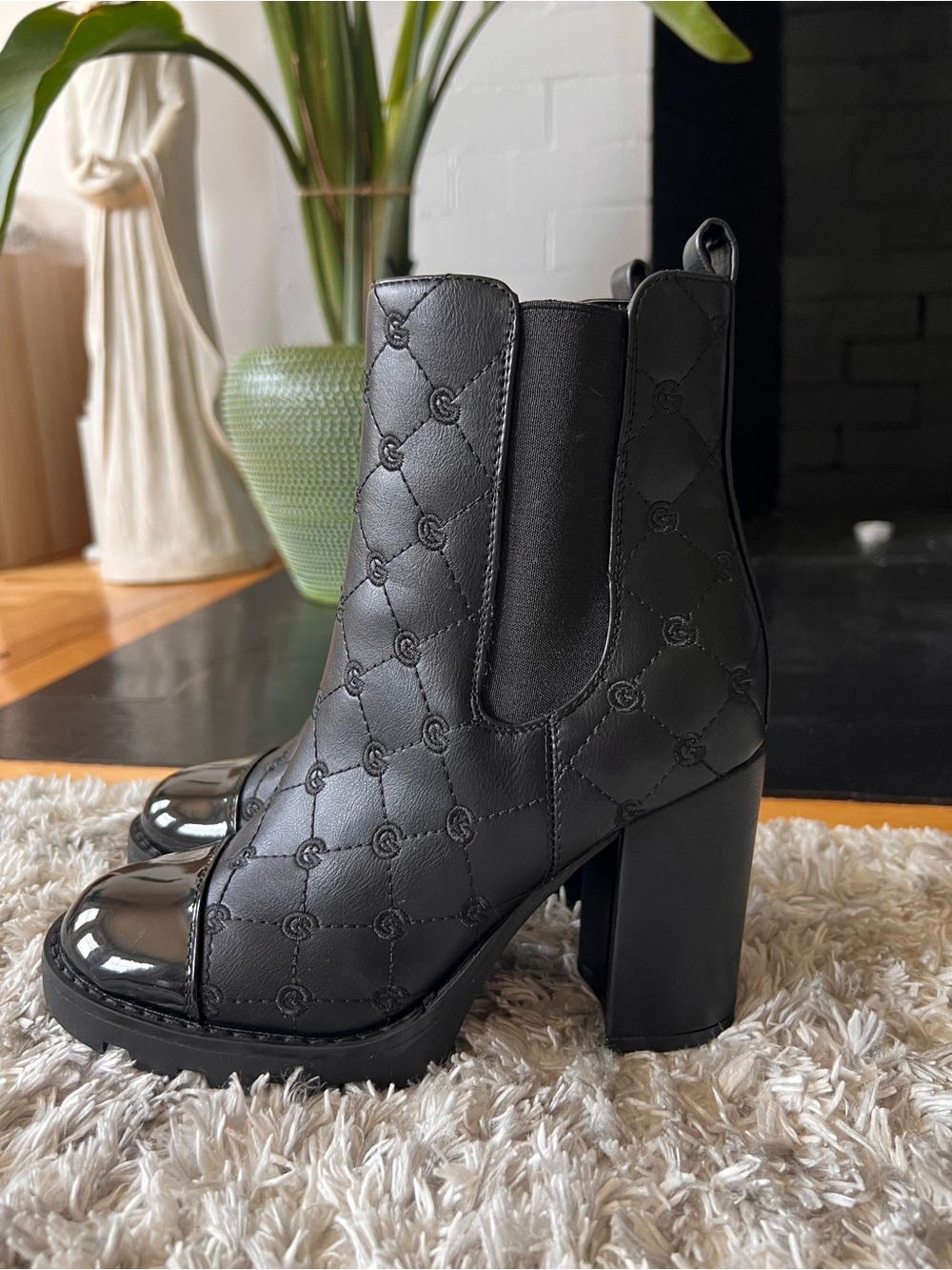 GBG Los Angeles Black Quilted Platform Chelsea Booties
